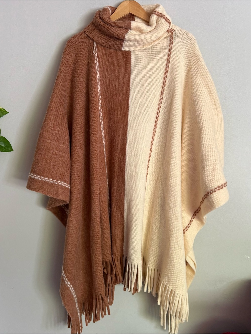 Free People Women’s One Size Two-Tone Brown & Cream Fringed Poncho